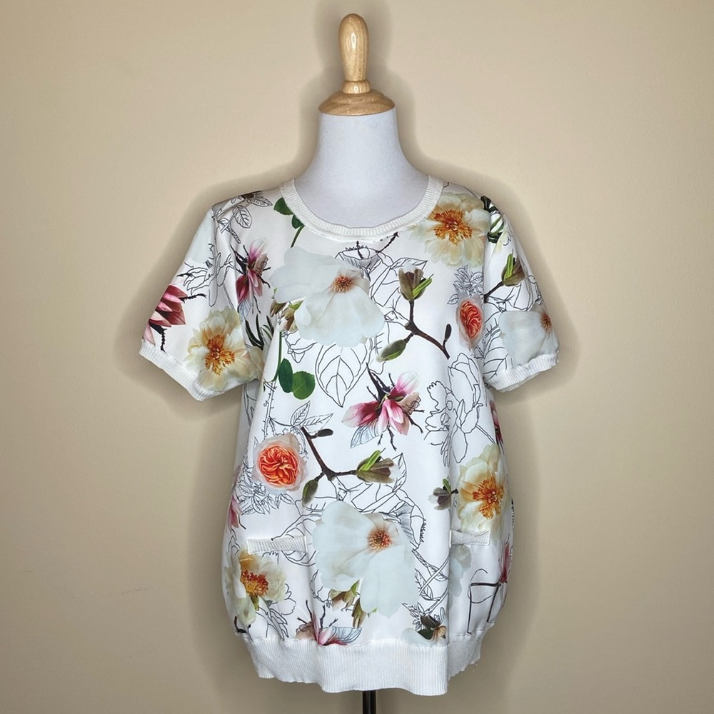 Zero Degrees Celsius brand ladies top size large, short sleeve, smoke/pet free!